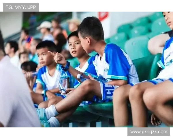 [国际足球]小球童有大作用.